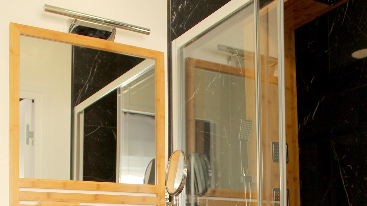 Photo of Bedroom in Lens