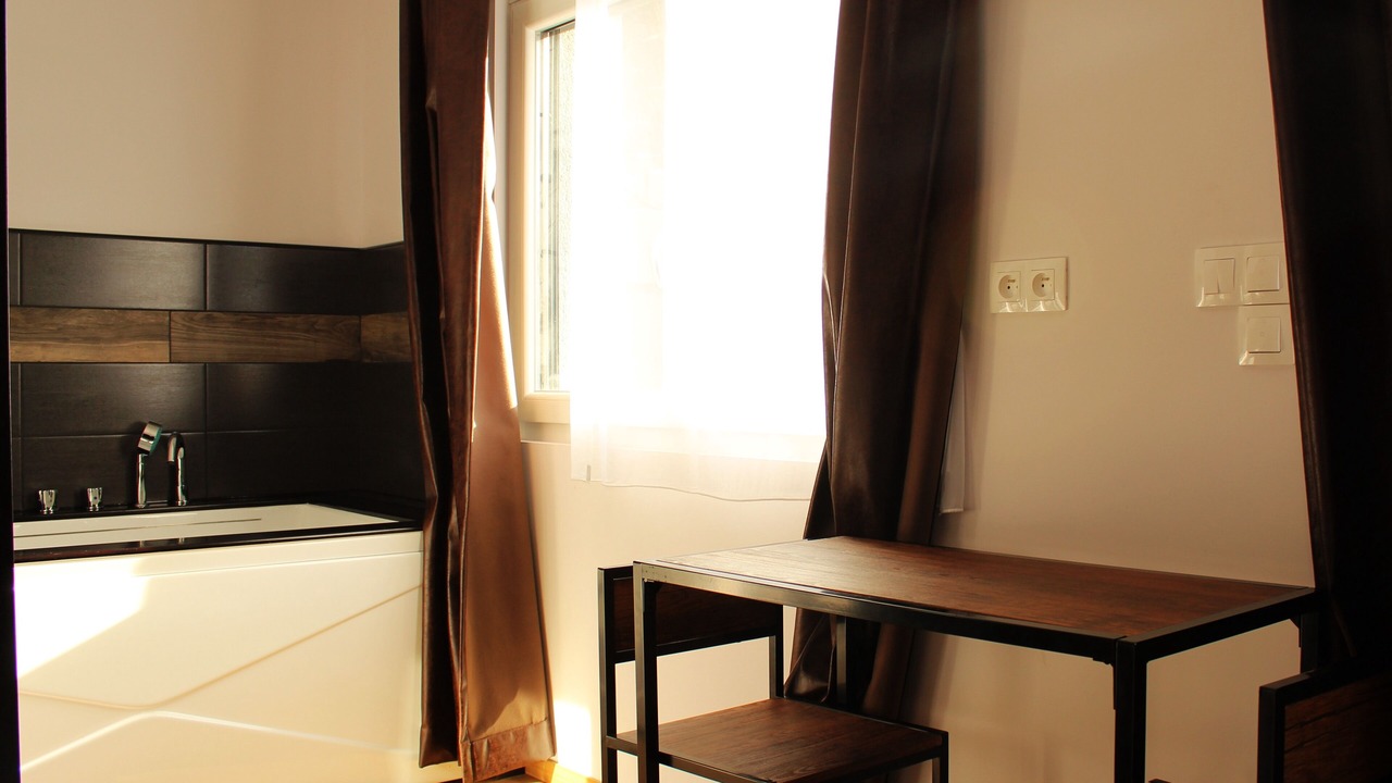 Photo of Bathroom in Lens