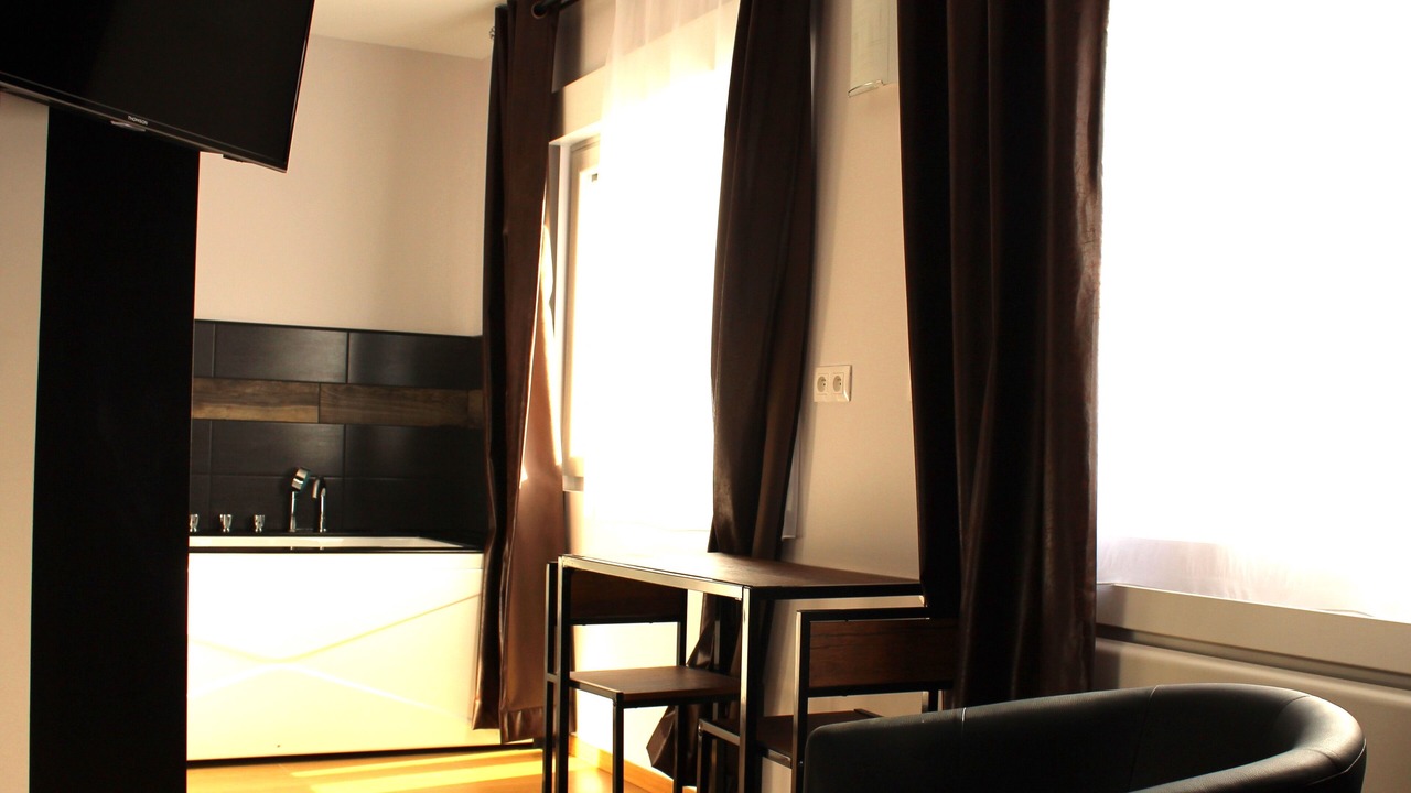 Photo of Others in Lens