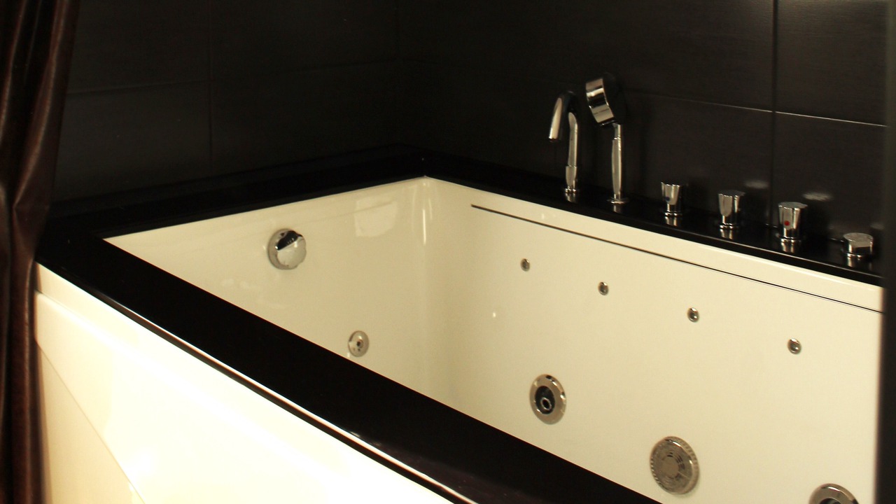 Photo of Bedroom in Lens