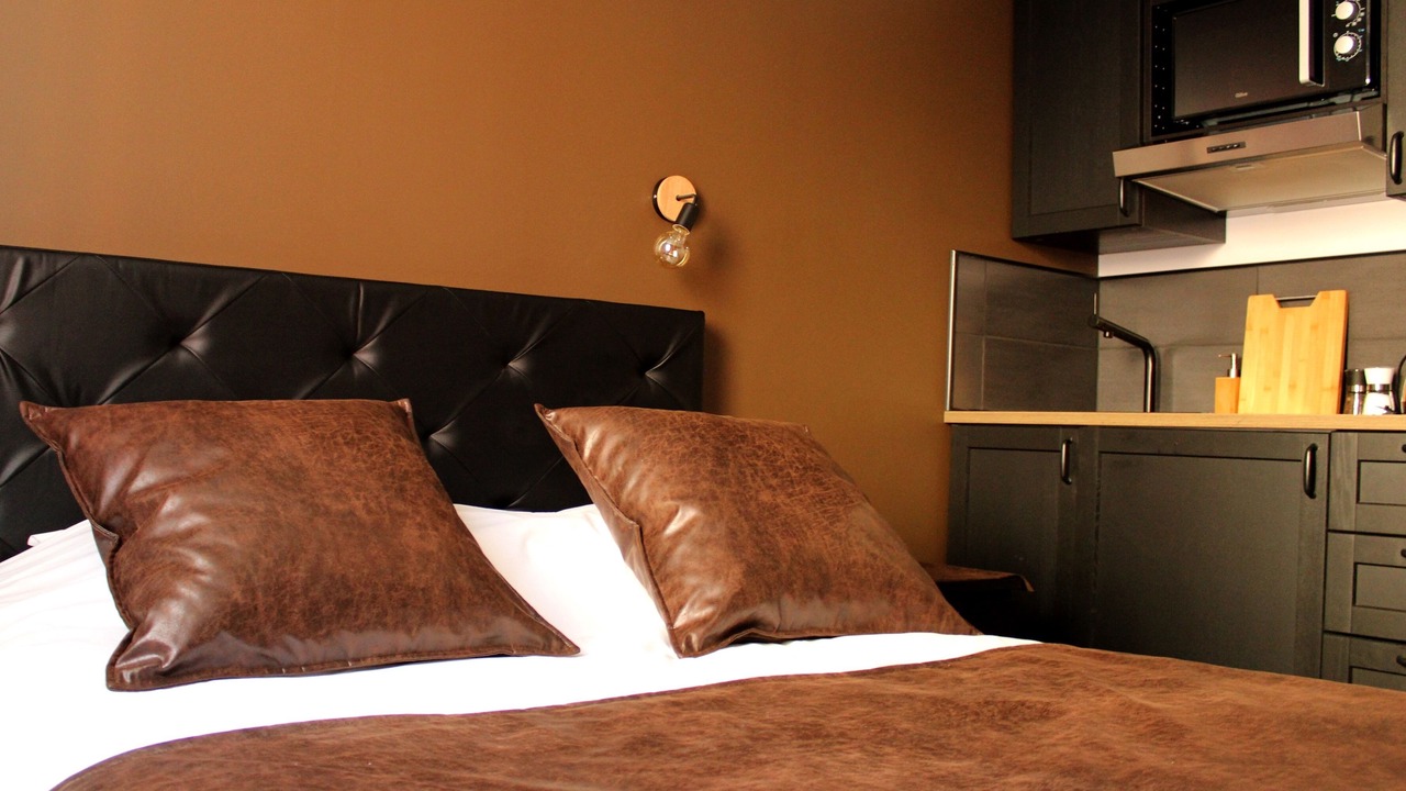 Photo of Bedroom in Lens