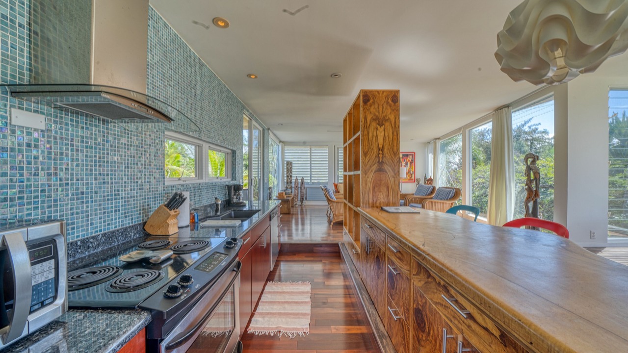 Photo of Kitchen in Puna Palisades