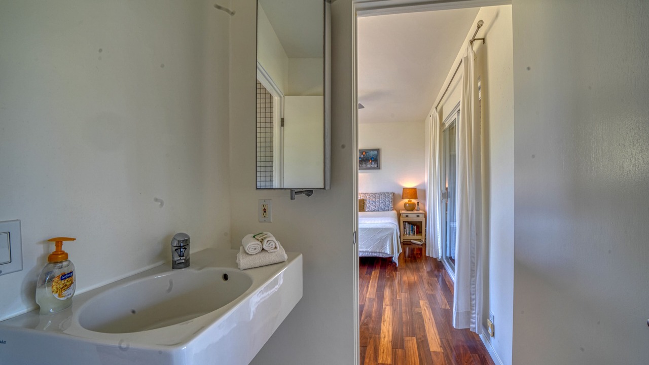 Photo of Bedroom in Puna Palisades