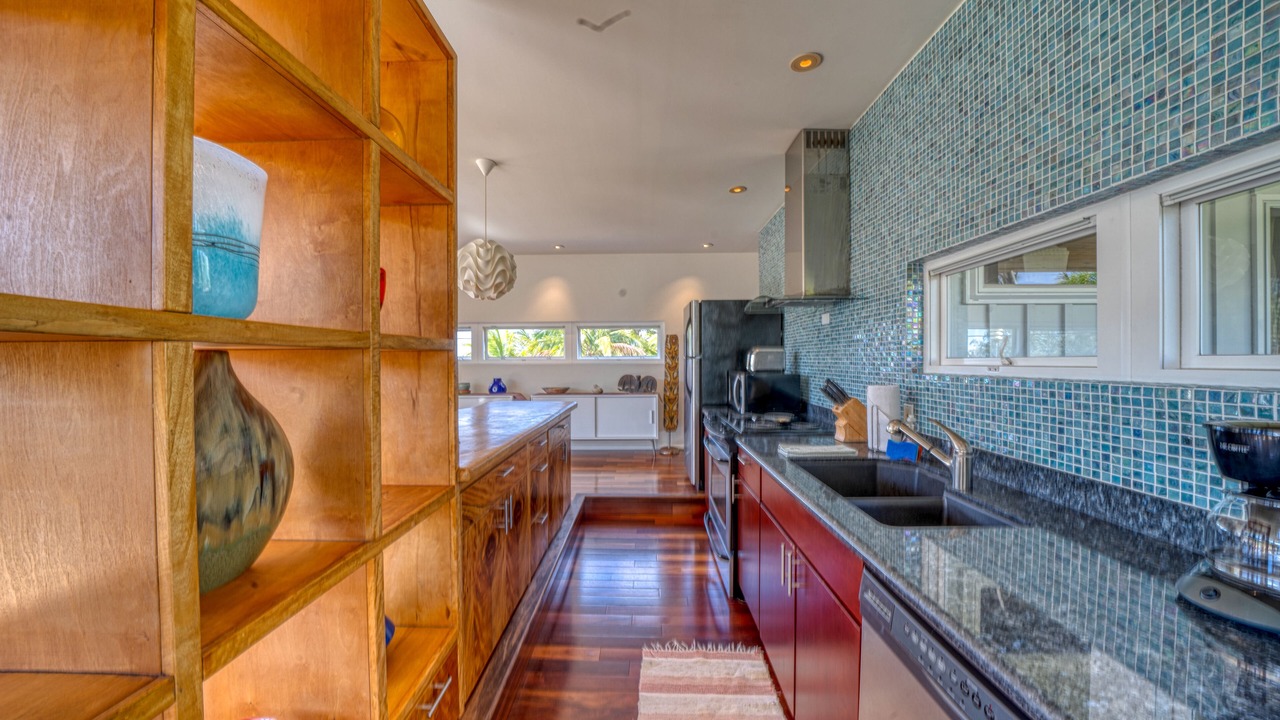 Photo of Kitchen in Puna Palisades