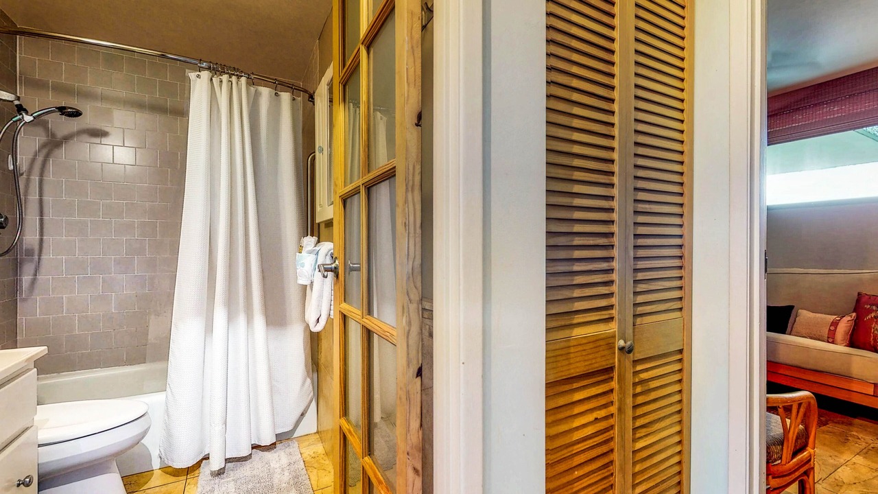 Photo of Bathroom in Hilo