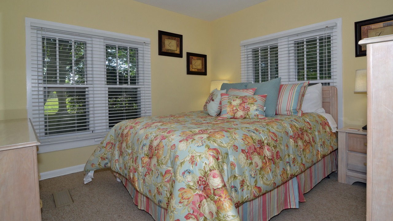 Photo of Bedroom in Lawrenceburg