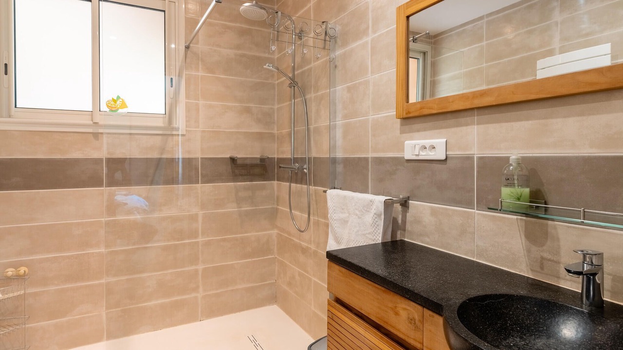 Photo of Bathroom in Prades-sur-Vernazobre