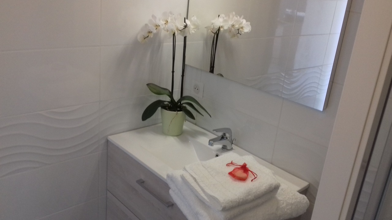 Photo of Bathroom in Leychert