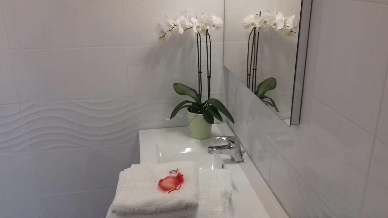 Photo of Bathroom in Leychert