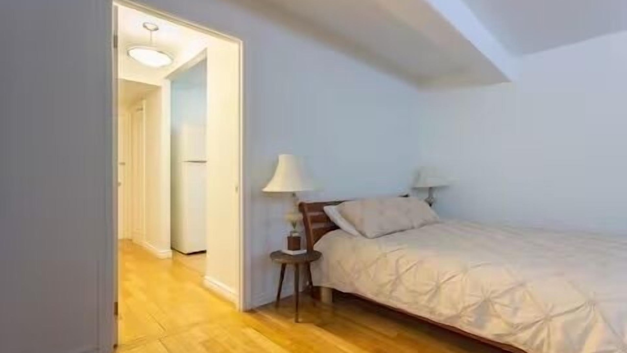 Photo of Bedroom in Cote-Saint-Luc