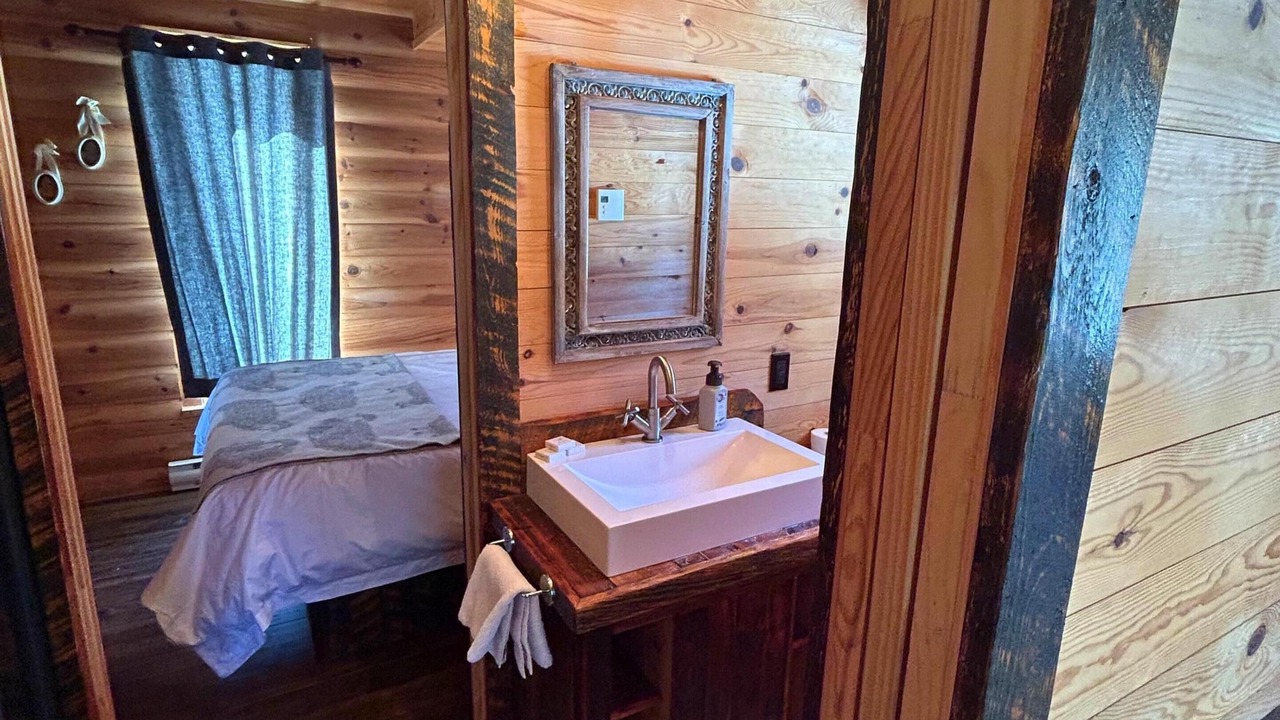 Photo of Bedroom in La Malbaie
