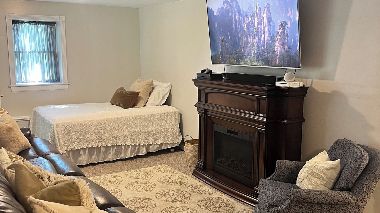 Photo of Livingroom in Greentown