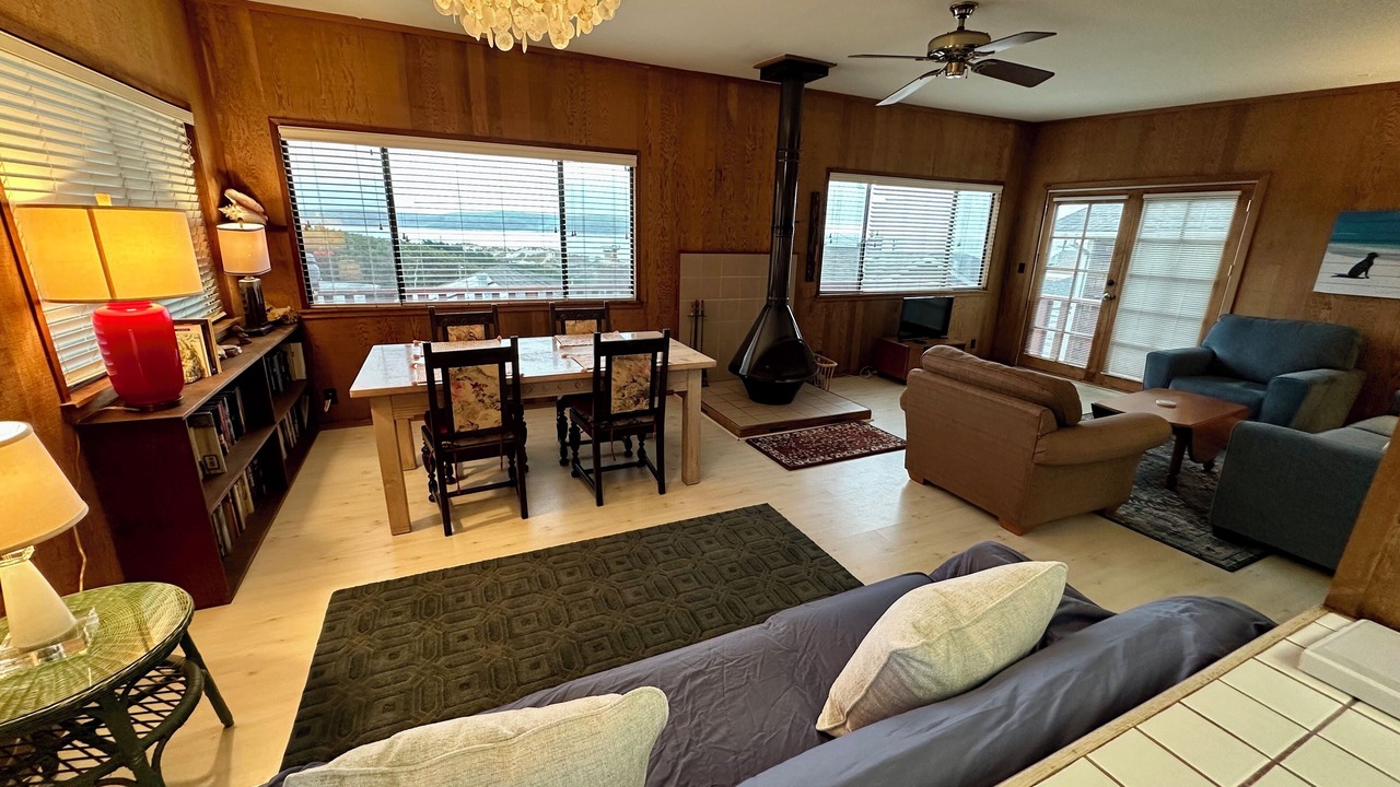 Photo of Livingroom in Dillon Beach