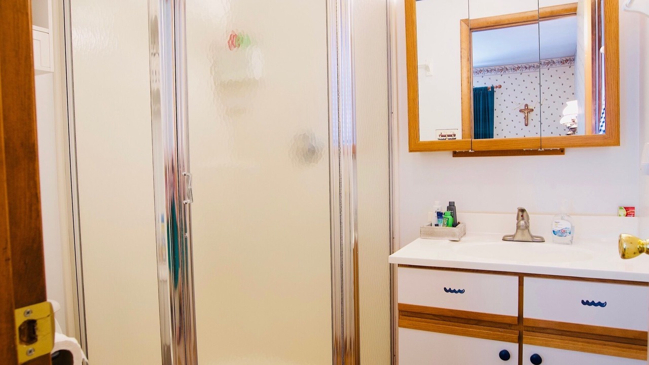 Photo of Bathroom in Town of Webb