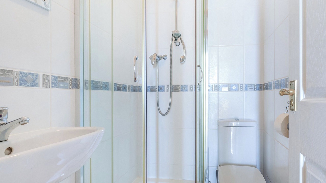 Photo of Bathroom in Roundham