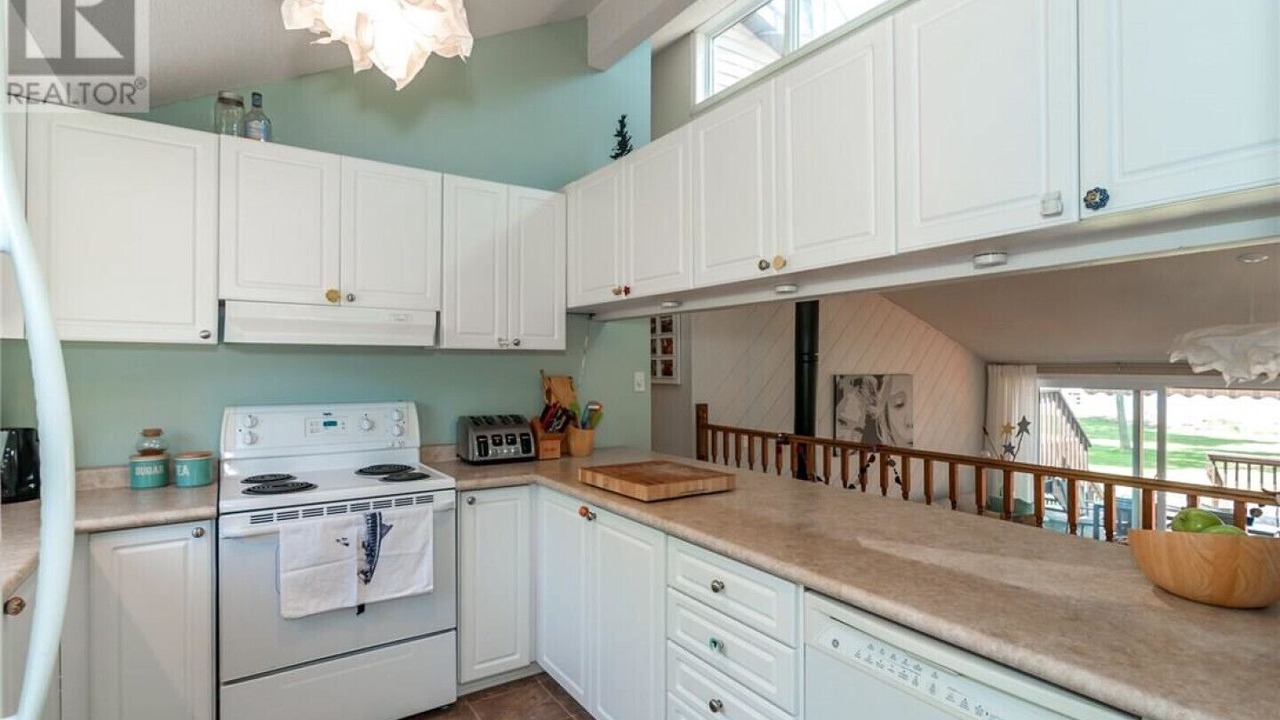 Photo of Kitchen in Honey Harbour