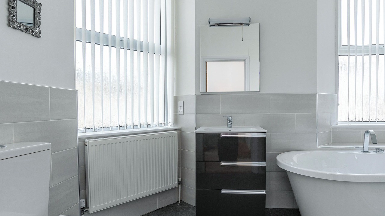 Photo of Bathroom in Babbacombe