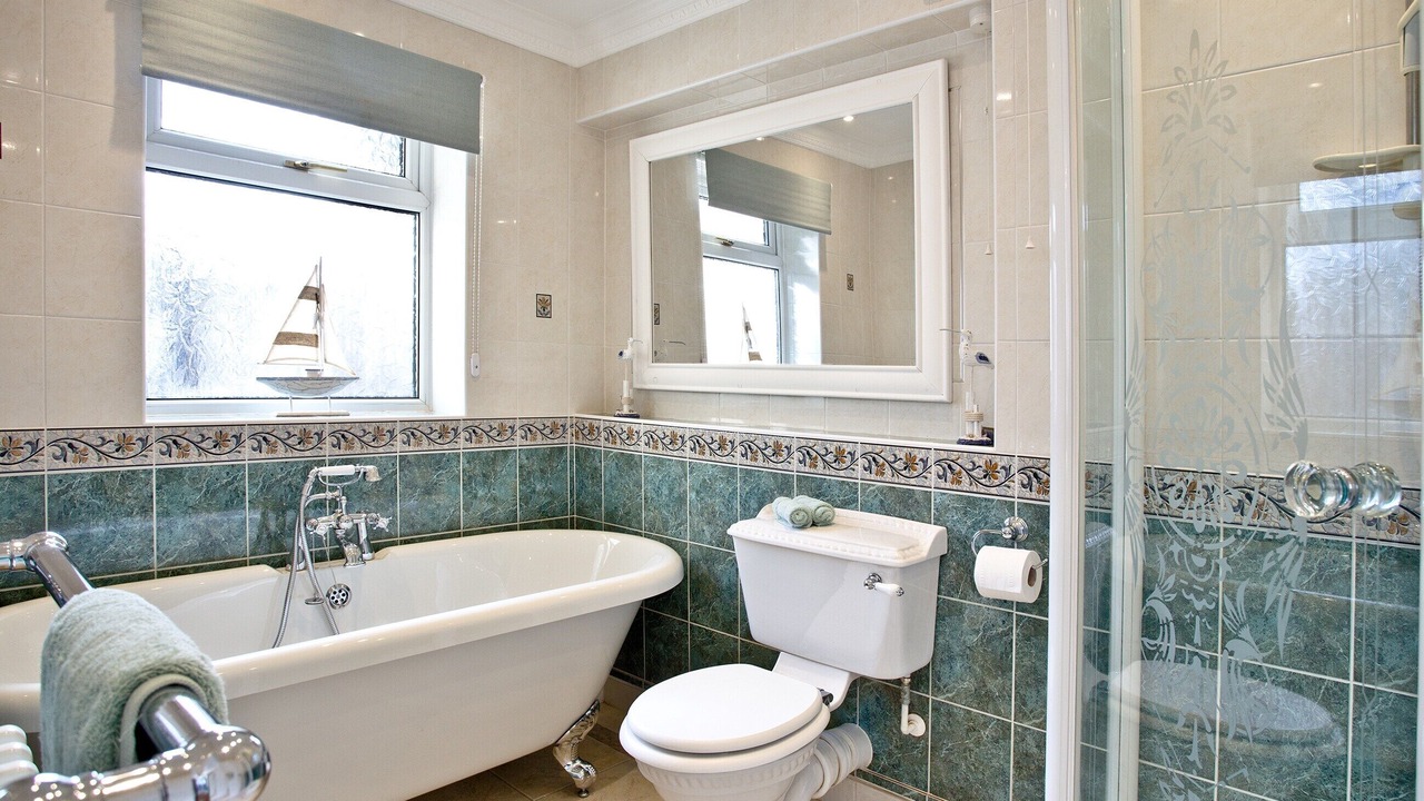 Photo of Bathroom in Torquay City Centre