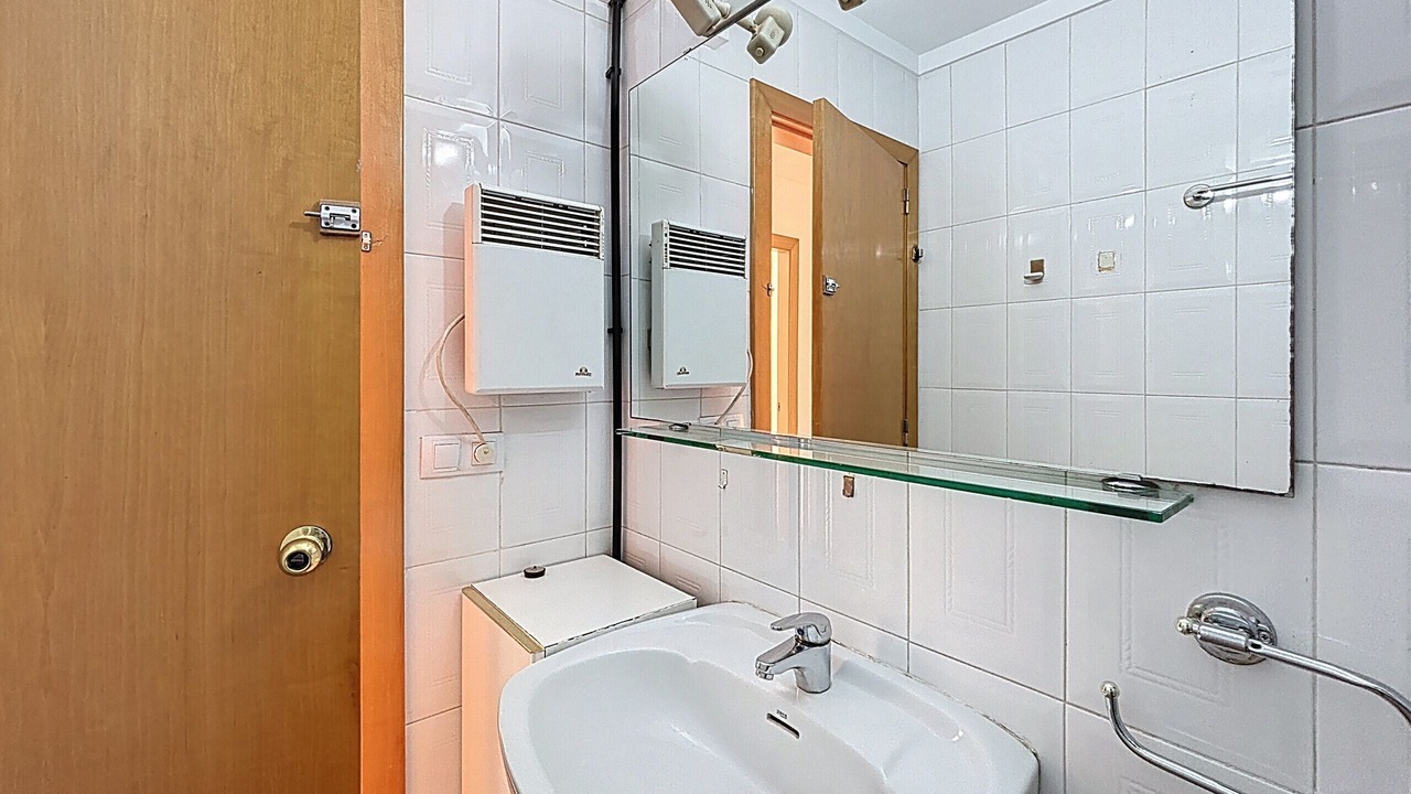 Photo of Bathroom in Roses Town Center