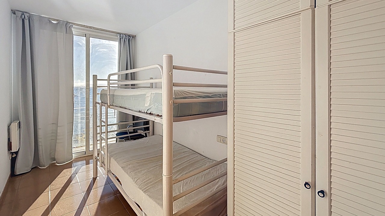 Photo of Bedroom in Roses Town Center