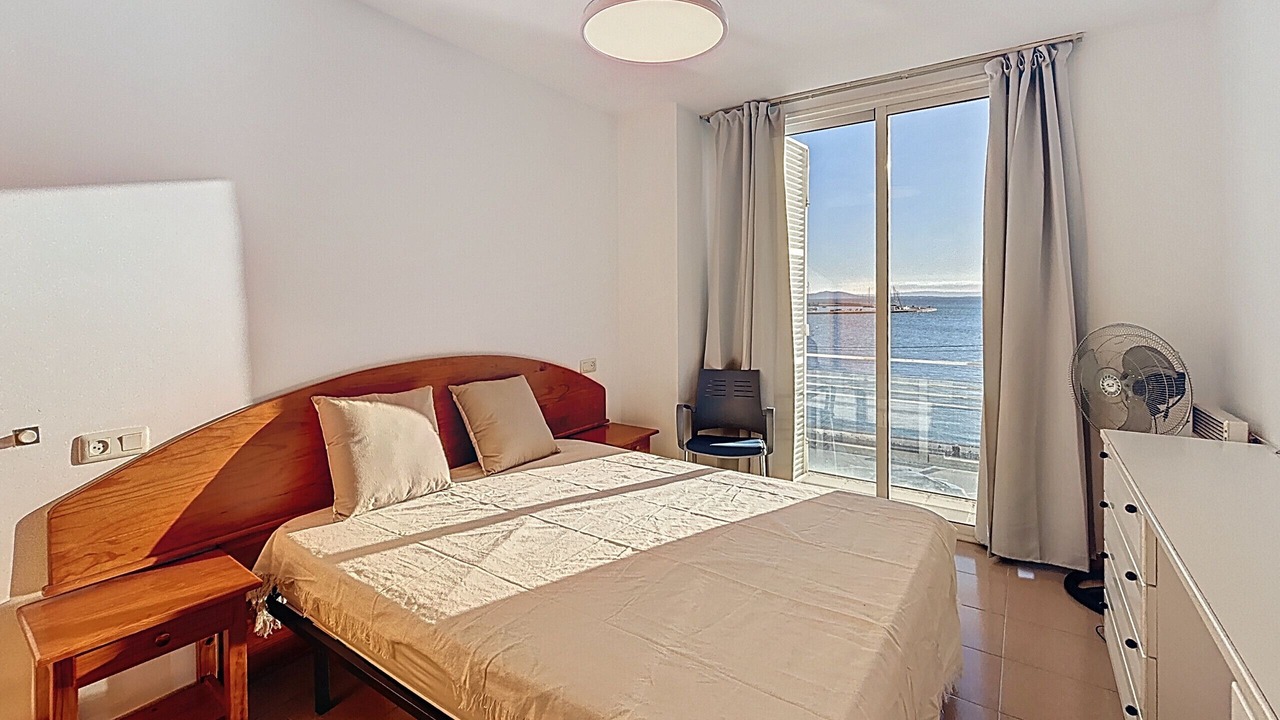 Photo of Bedroom in Roses Town Center