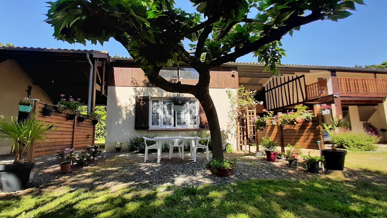 Photo of Outdoor in Puydarrieux