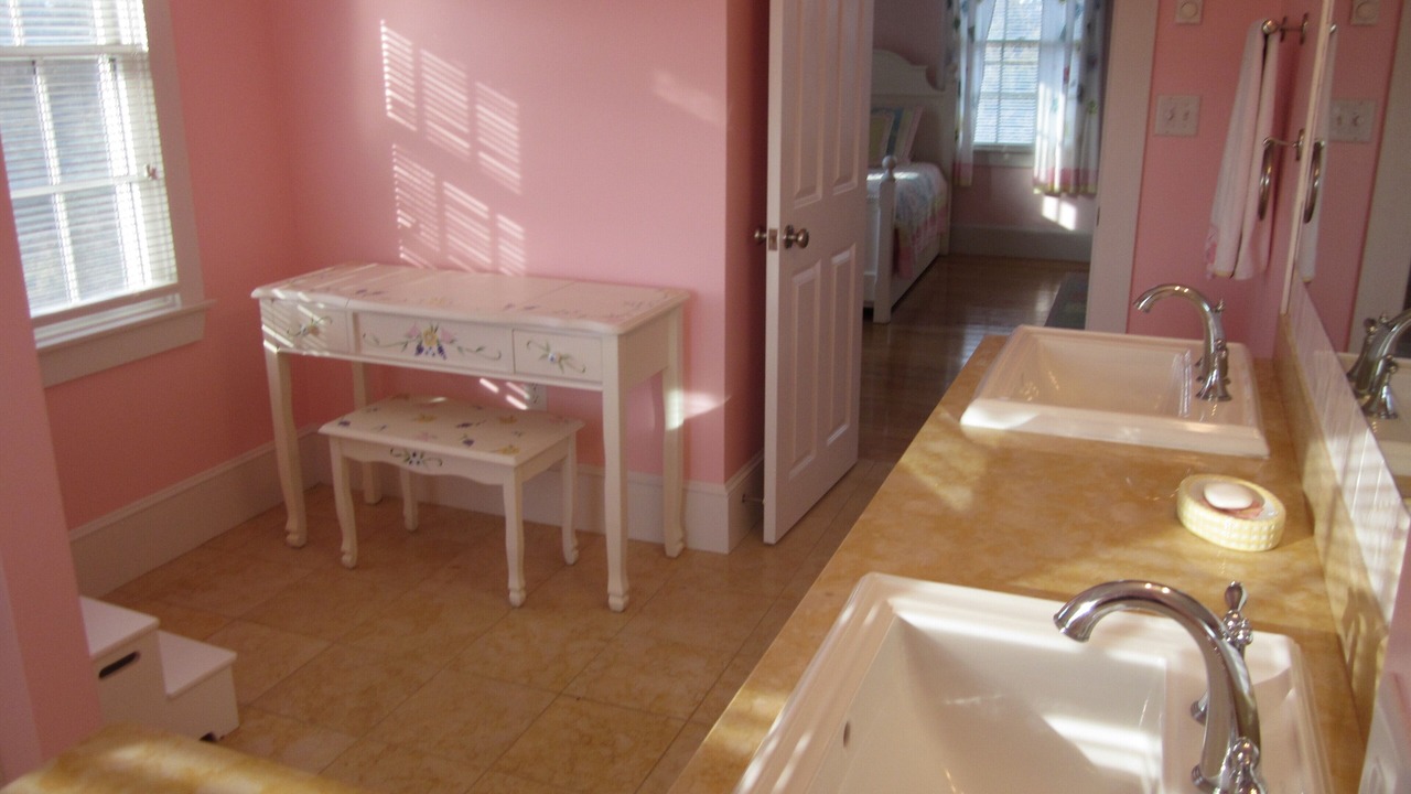 Photo of Bedroom in West of Town