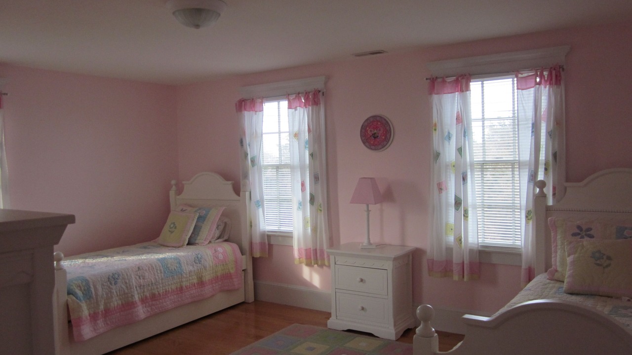 Photo of Bedroom in West of Town