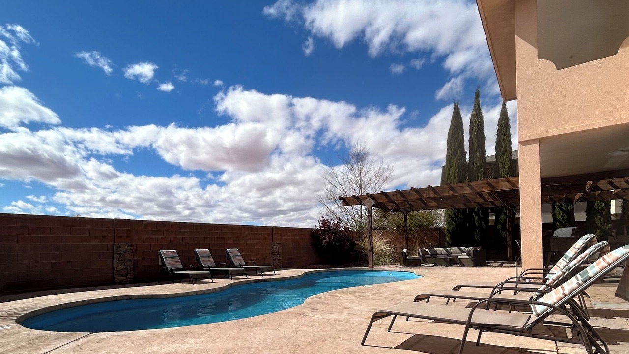 Photo of Outdoor in Page