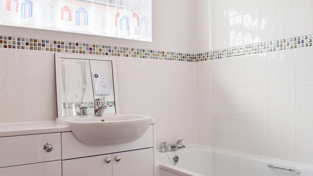 Photo of Bathroom in Freshwater