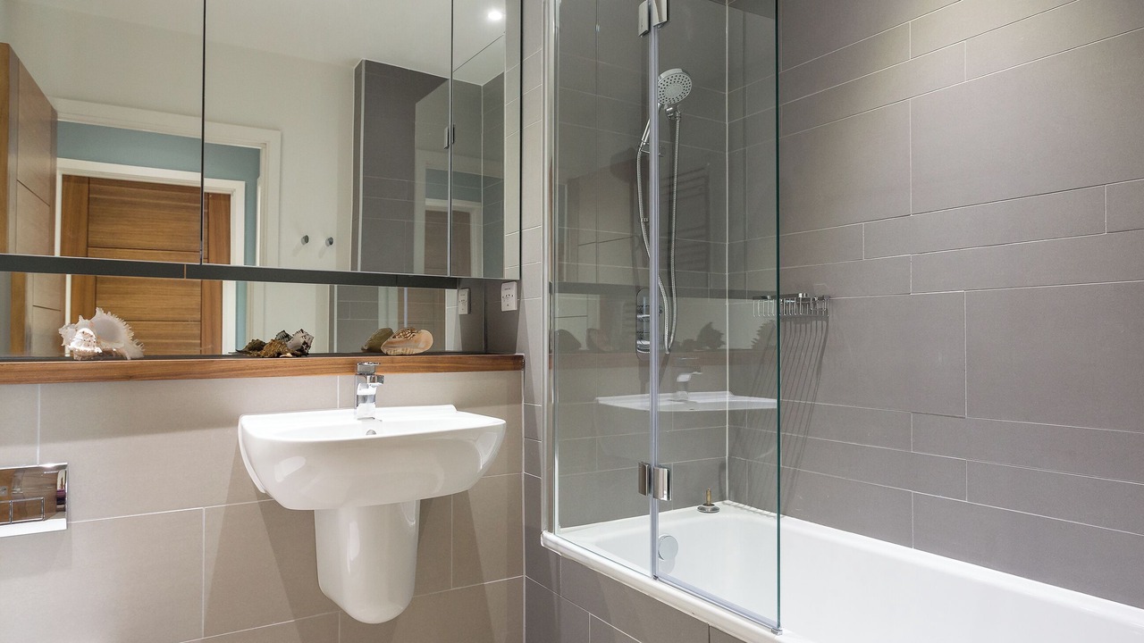 Photo of Bathroom in Torquay City Centre