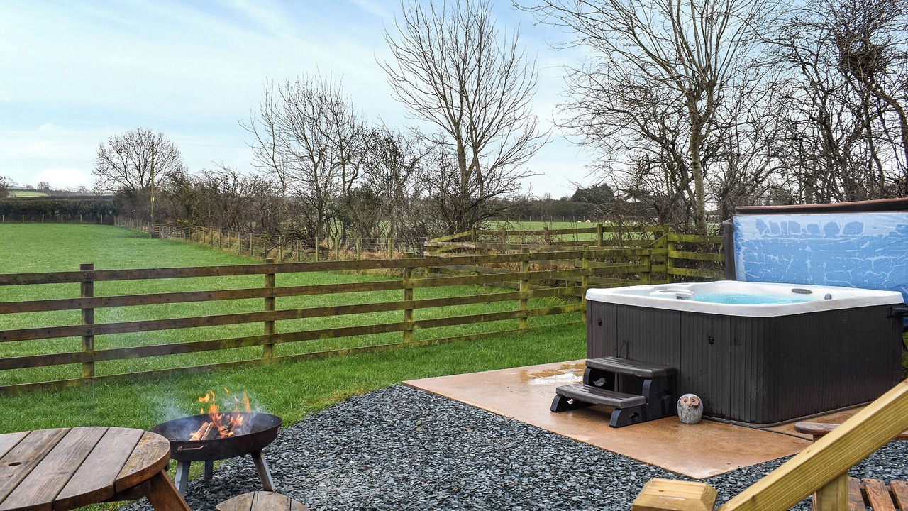 Photo of Others in Gilcrux