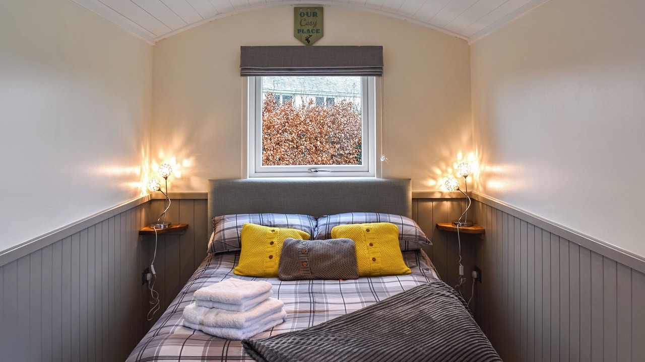 Photo of Others in Gilcrux