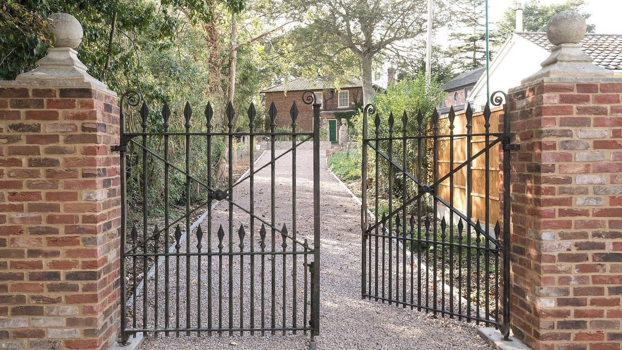 Photo of Others in Alford