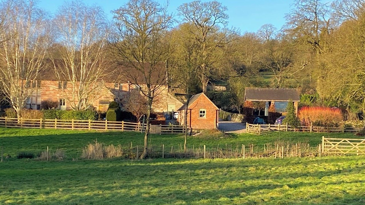 Photo of Outdoor in Middle Mayfield