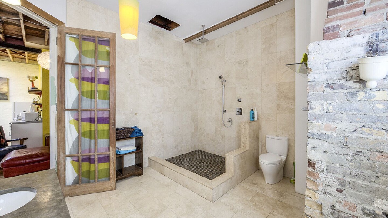 Photo of Bathroom in Little Portugal