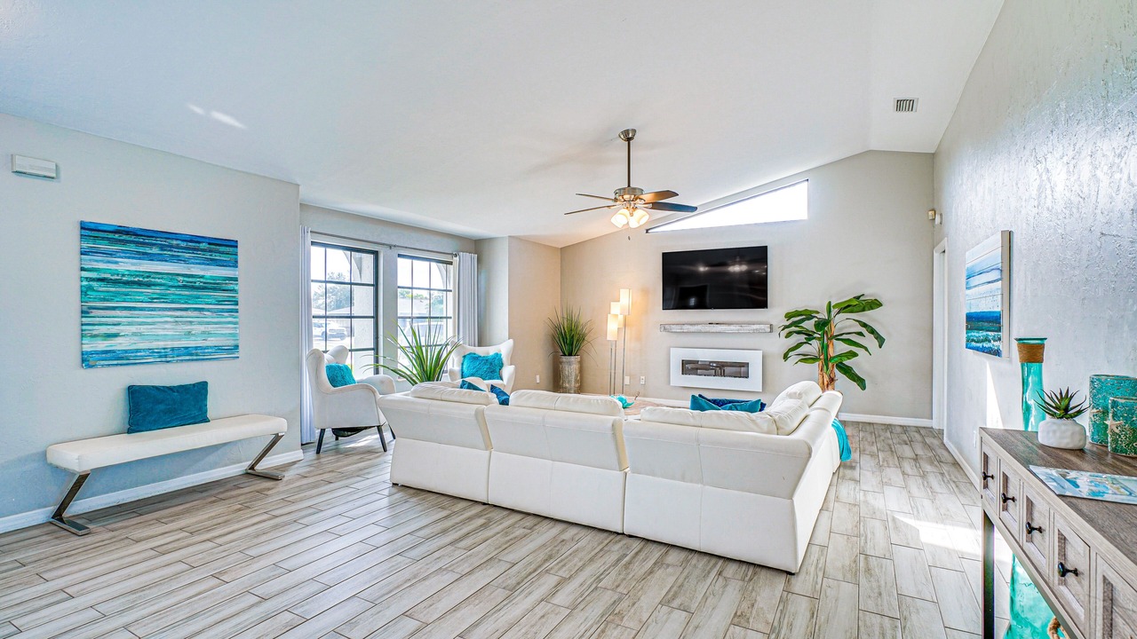Photo of Livingroom in Caloosahatchee