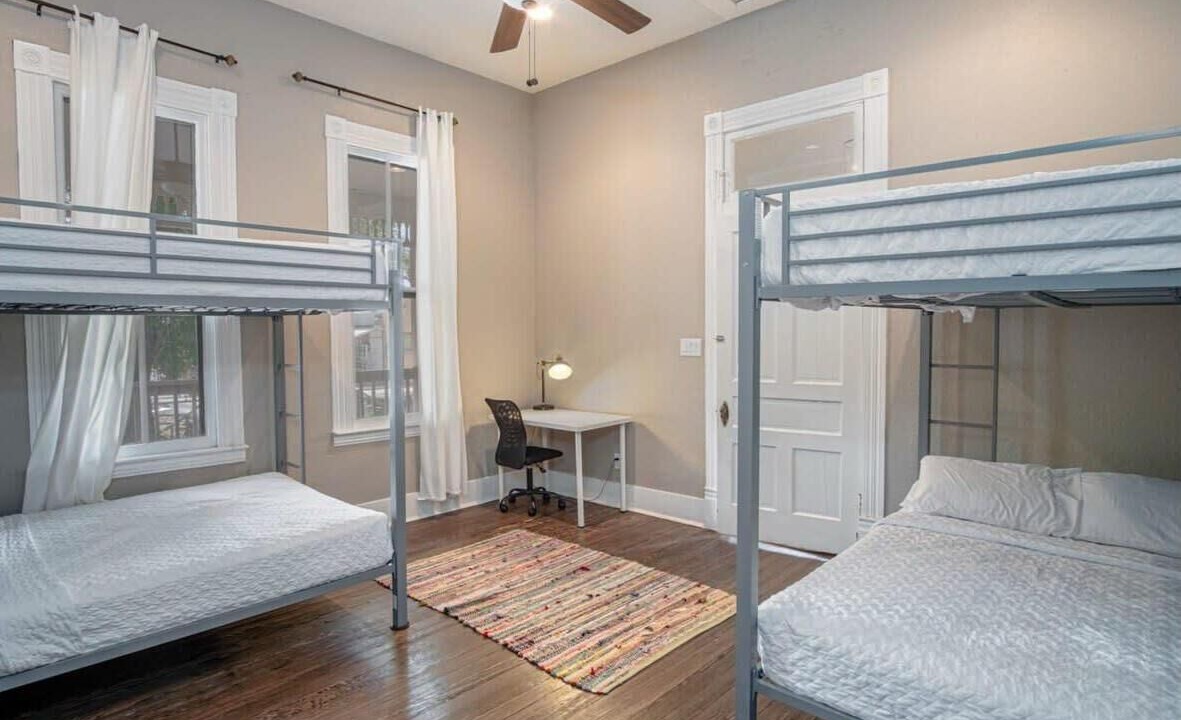 Photo of Bedroom in Historic Garderns