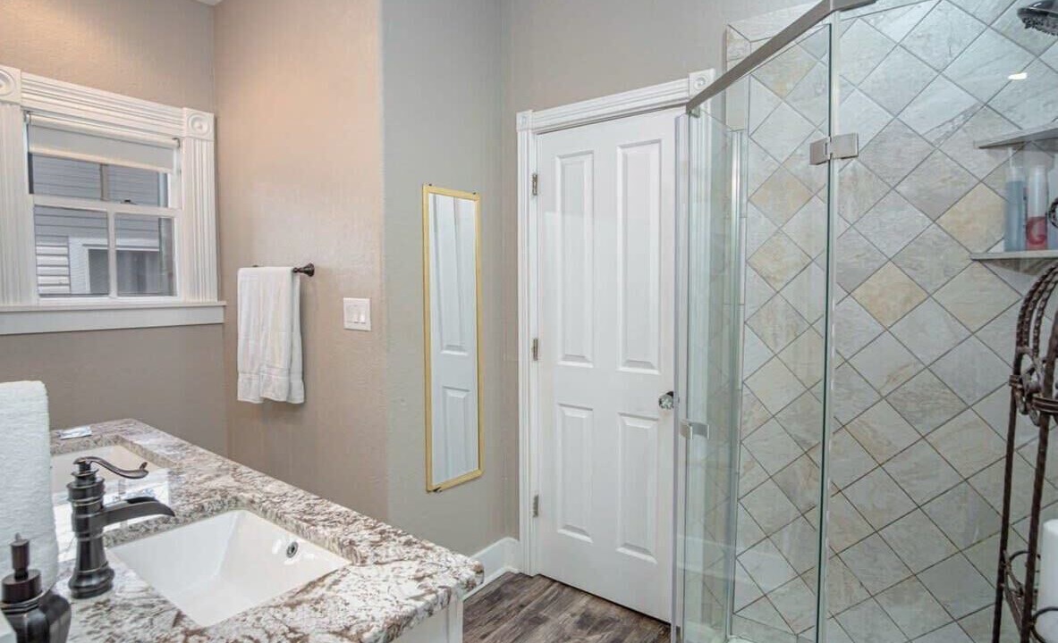 Photo of Bathroom in Historic Garderns