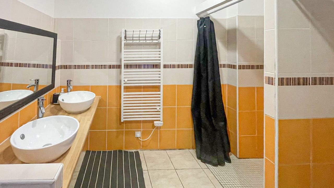 Photo of Bathroom in Le Sambuc