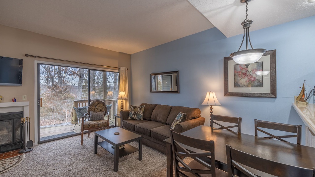 Photo of Livingroom in Innsbrook