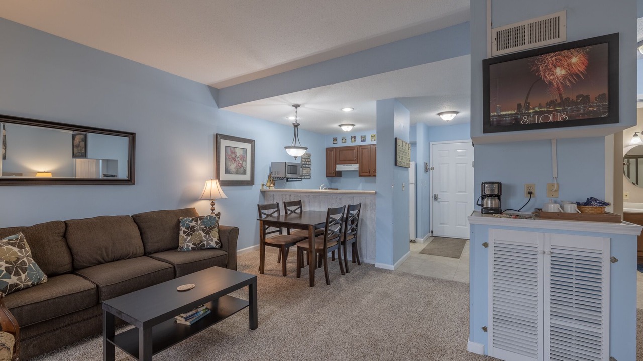 Photo of Livingroom in Innsbrook