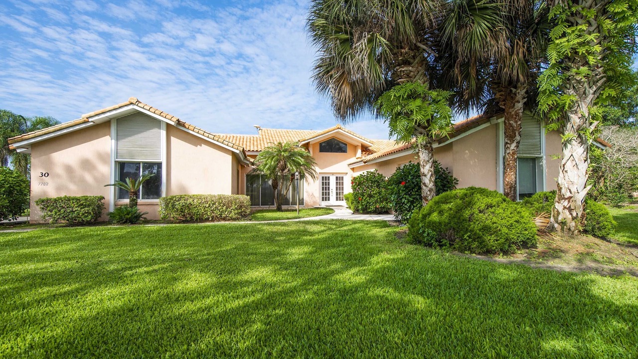 Photo of Outdoor in Groveland