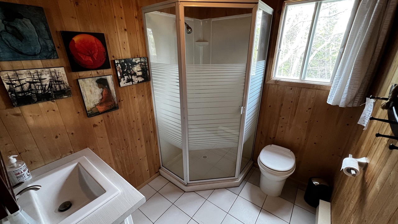Photo of Bathroom in Tors Cove