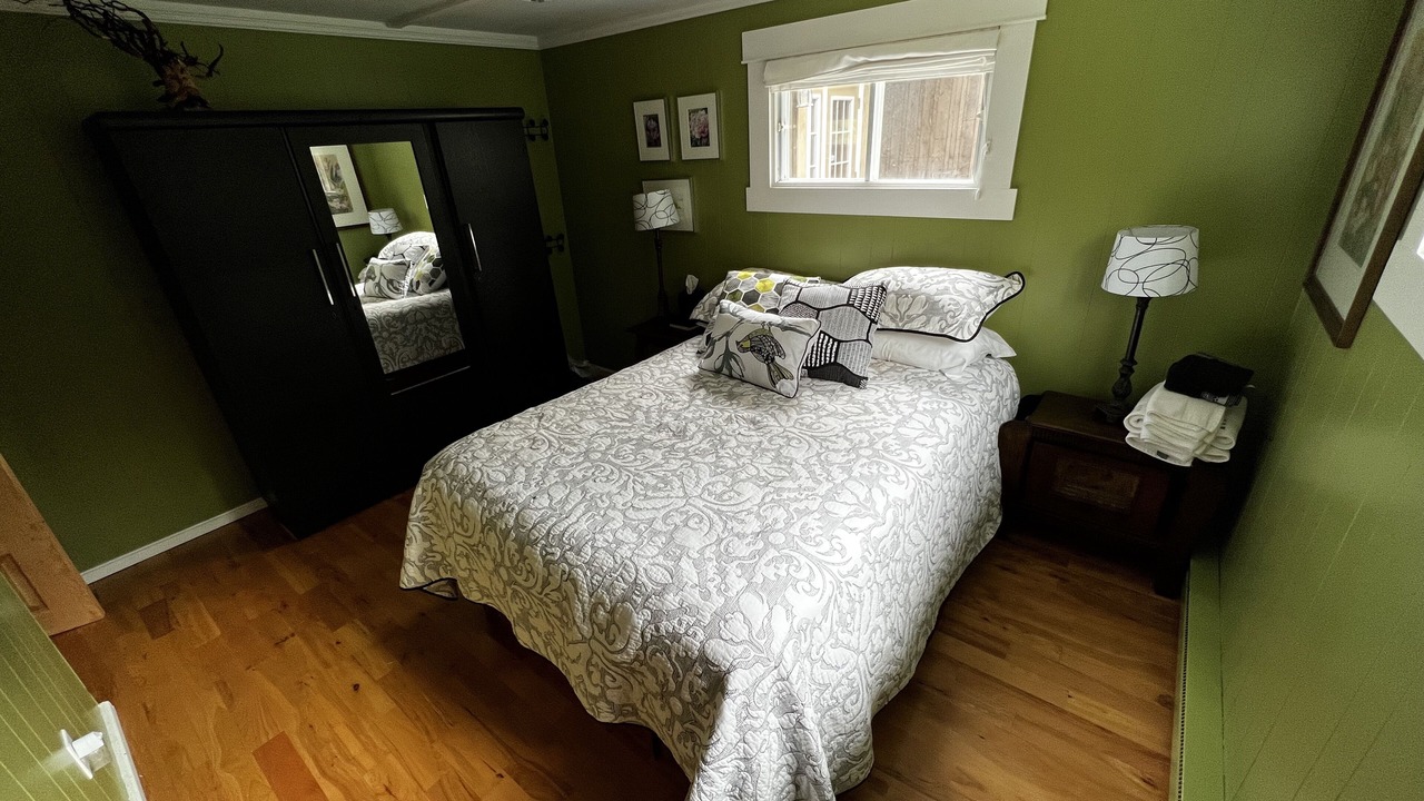 Photo of Bedroom in Tors Cove