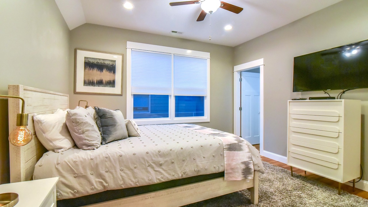 Photo of Bedroom in Woodfin