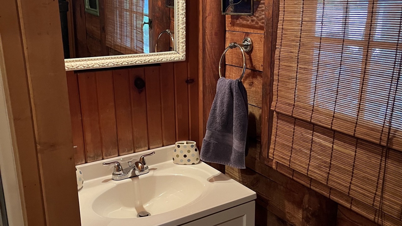 Photo of Bathroom in Lake