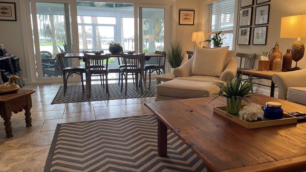 Photo of Livingroom in Lutz