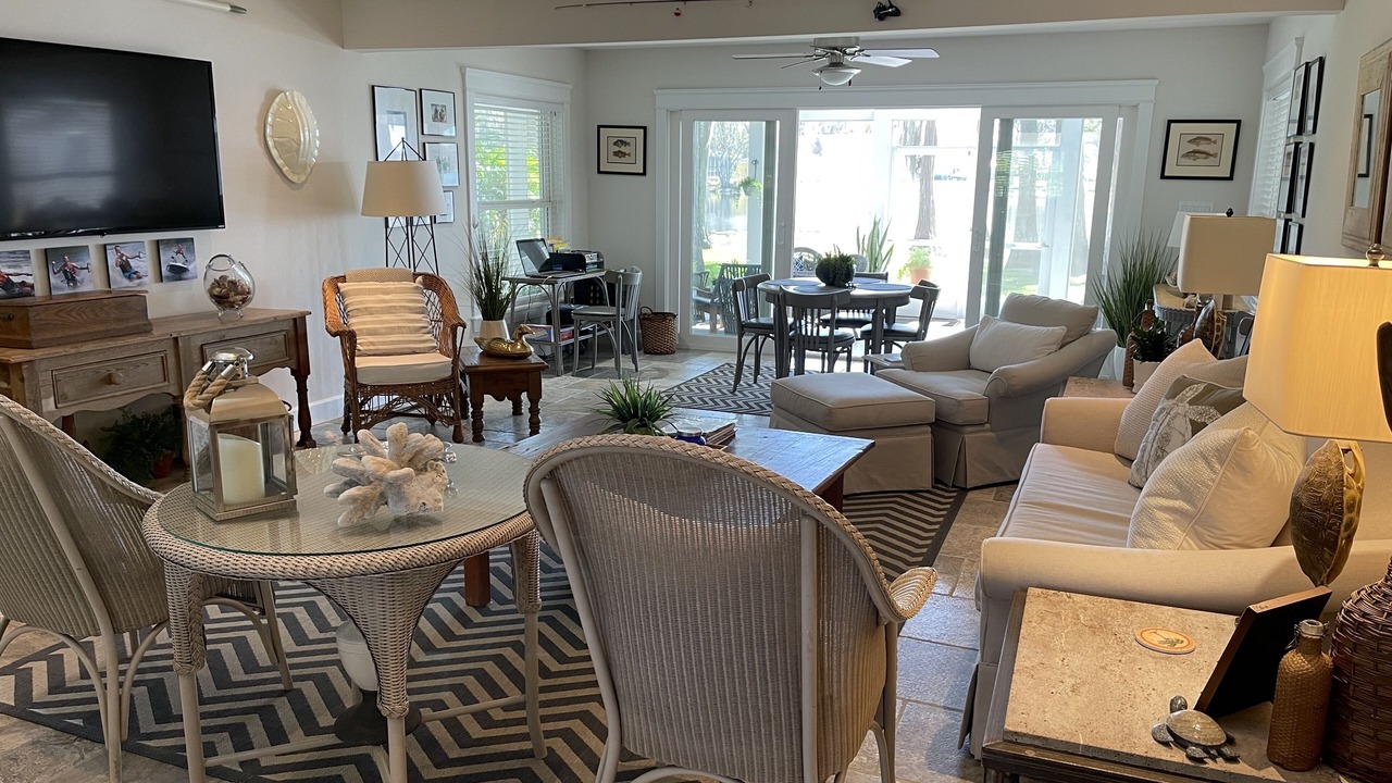 Photo of Livingroom in Lutz