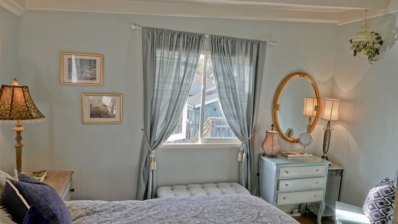 Photo of Bedroom in Monterey